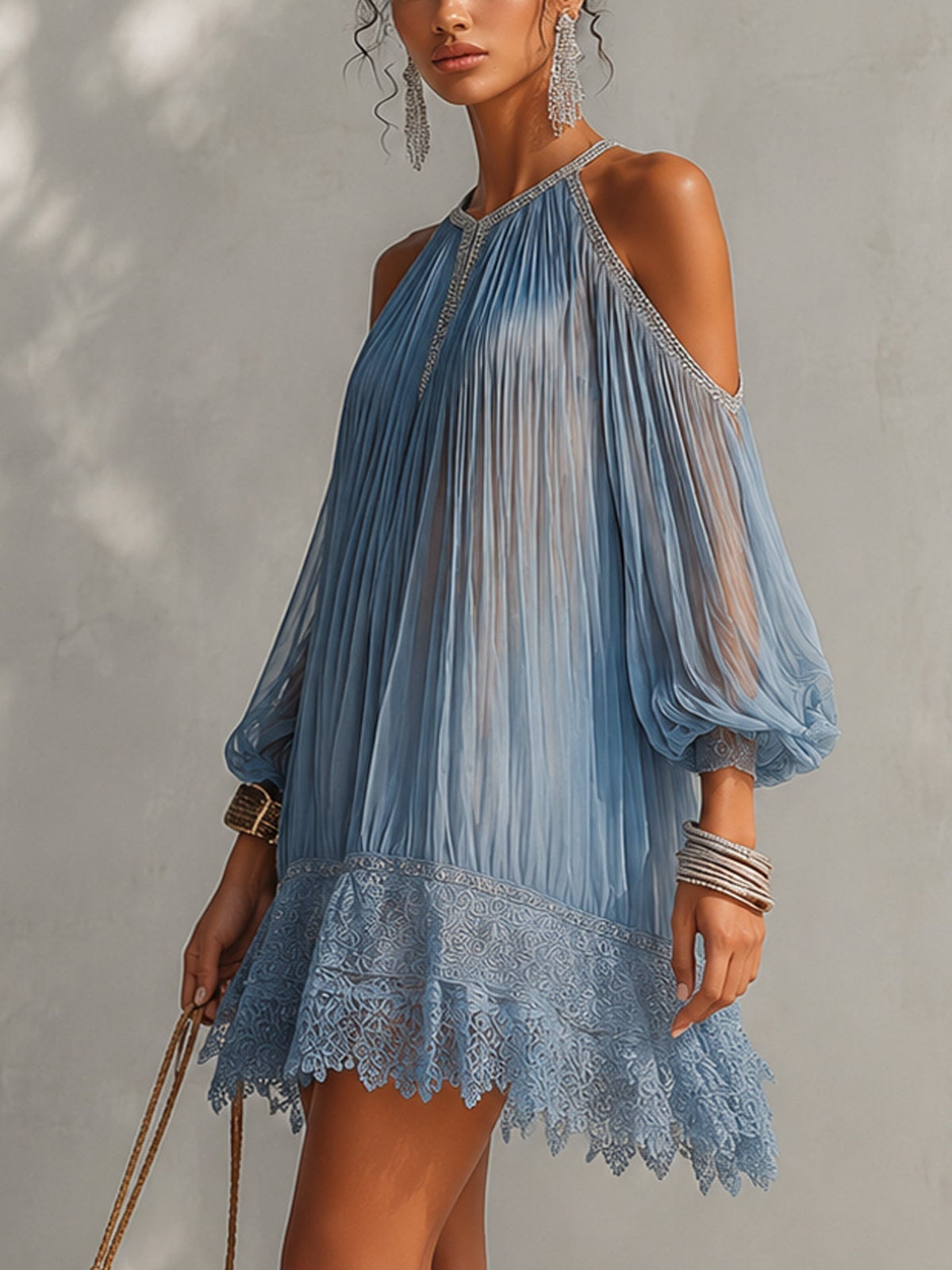 Séraphine | Vestido Mini Azul con Hombros Descubiertos Fruncido y Dobladillo de Encaje