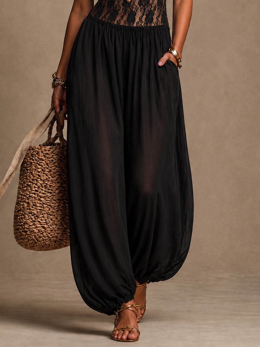 Ravenna | Mono halter con encaje fluido