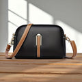 Borsa a spalla con texture "lychee" colorata Míla