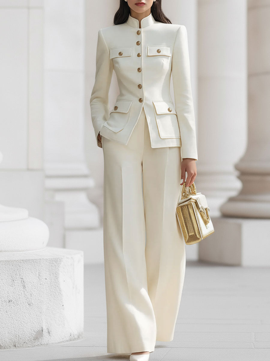 Christina - Completo Elegante in Crema con Accenti Dorati