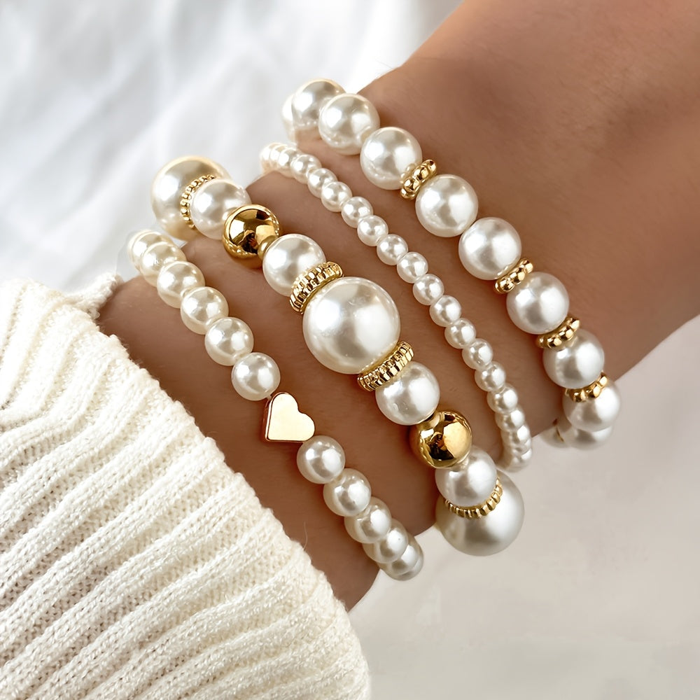 Conjunto de pulseras elegantes en forma de corazón con perlas