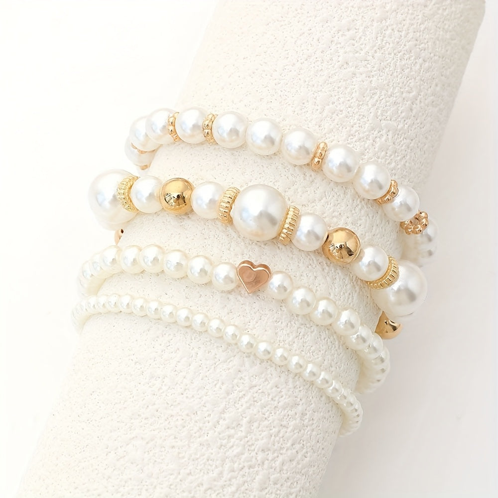 Conjunto de pulseras elegantes en forma de corazón con perlas