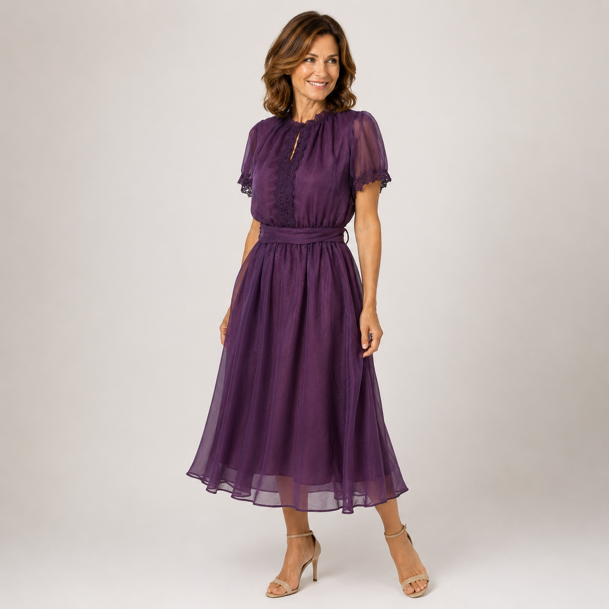 Flavia | Maxi Vestido con Escote en Forma de Gota y Bordado de Encaje Chiffon