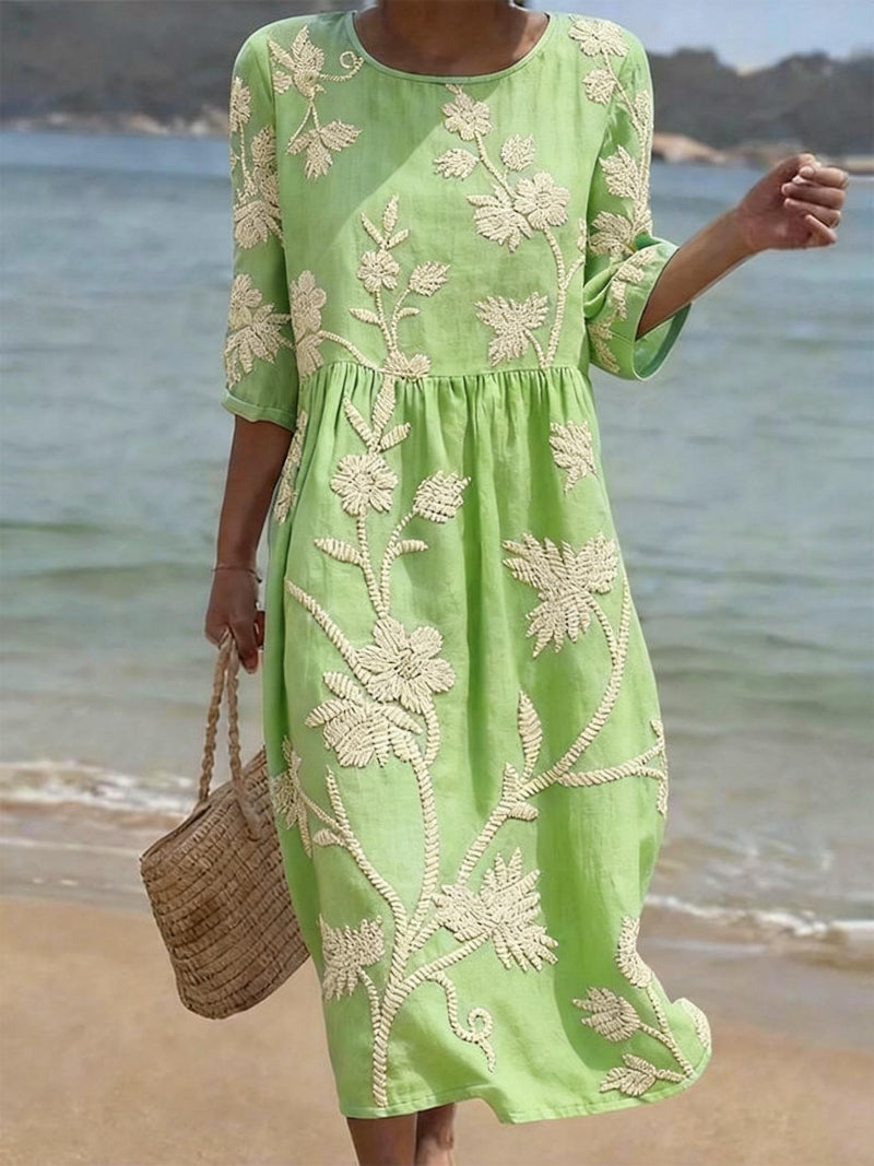 Abito casual da donna con stampa floreale.