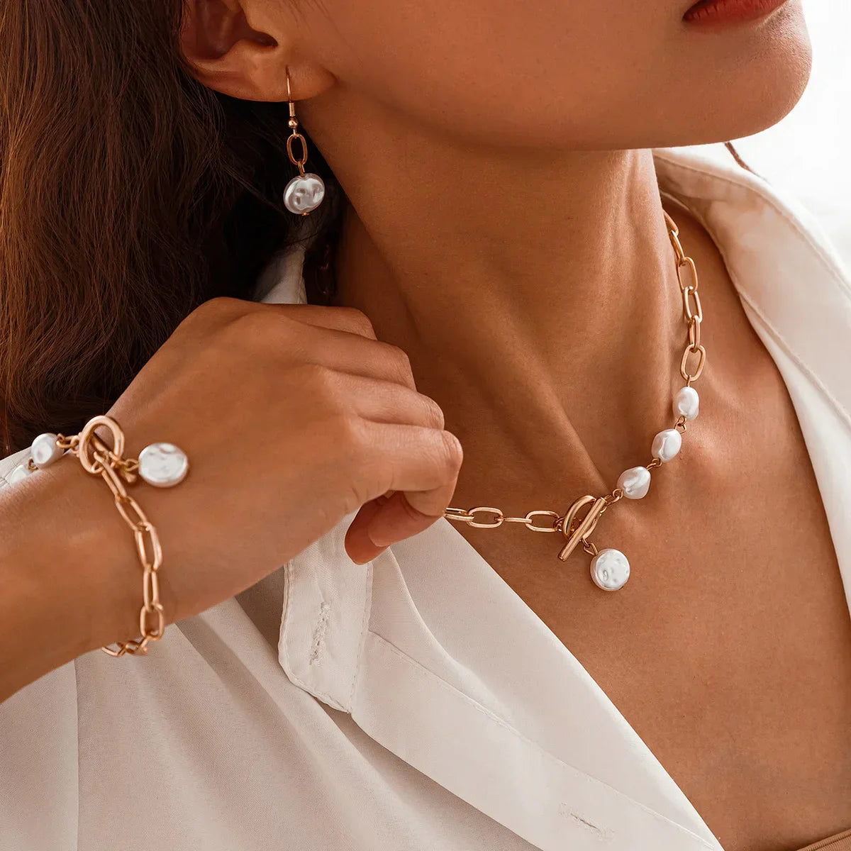 Set di Collana, Bracciale e Orecchini in Perle Paperclip Eleganti