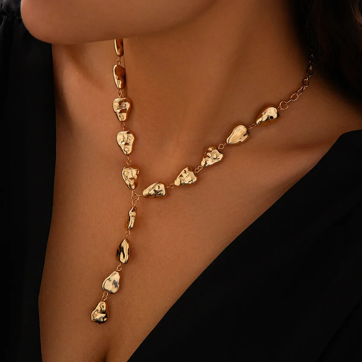 Collana Lariat Ispirata alla Pietra Moderna