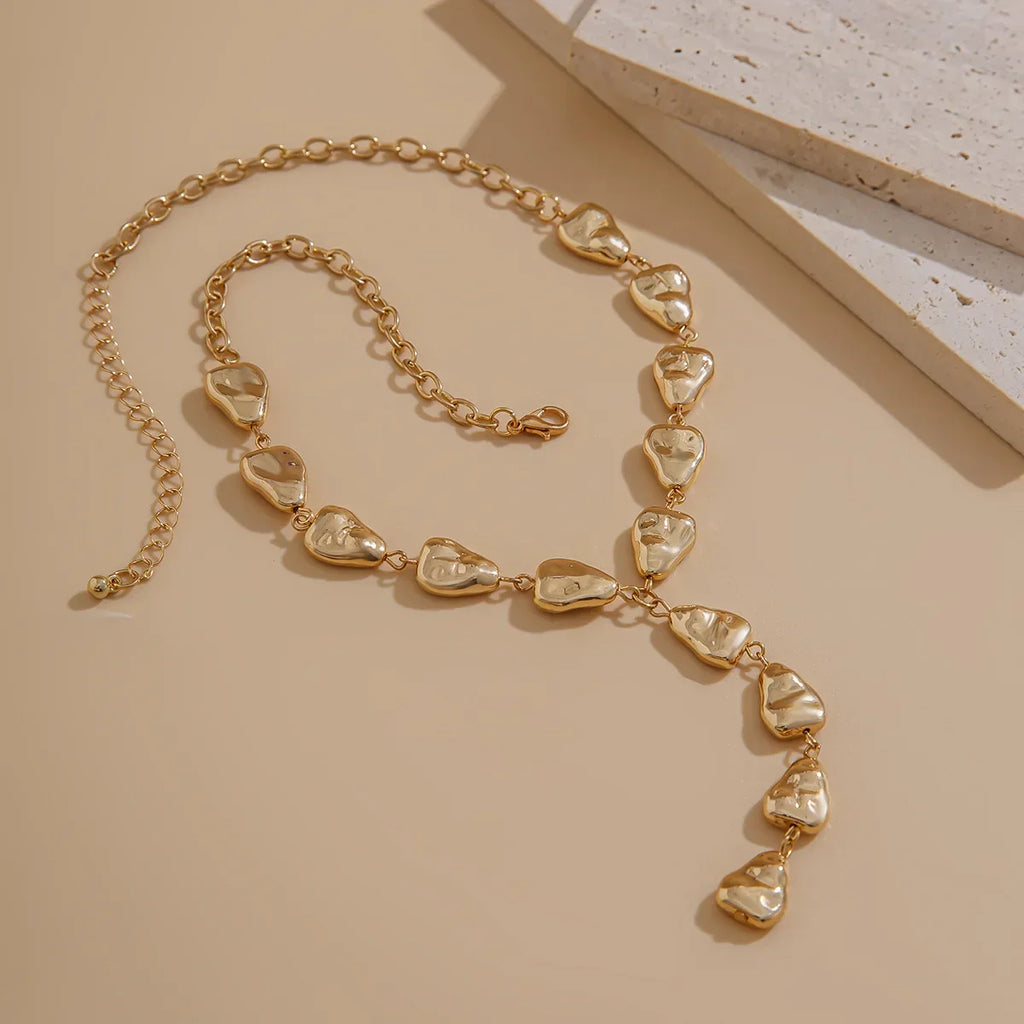 Collana Lariat Ispirata alla Pietra Moderna