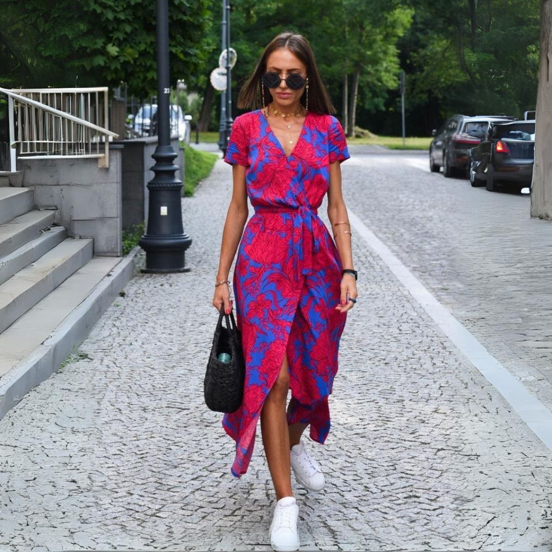 Talia™ | Vestido elegante de flores con escote en V