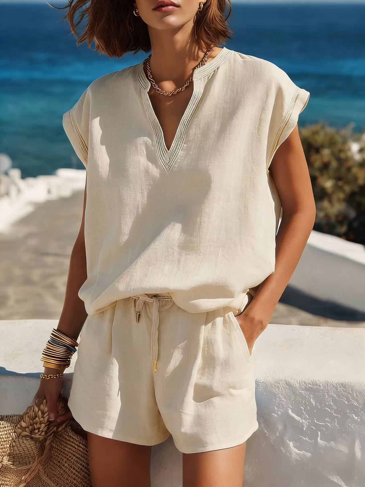 Completo Top e Pantaloni Corti in Stile Resort Casual