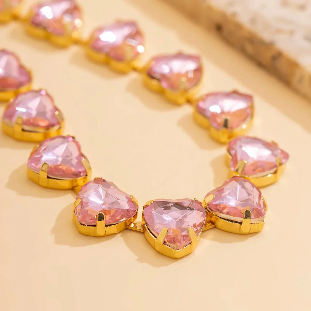 Gargantilla con forma de corazón de cristal