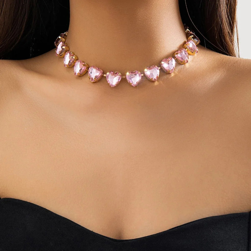 Gargantilla con forma de corazón de cristal