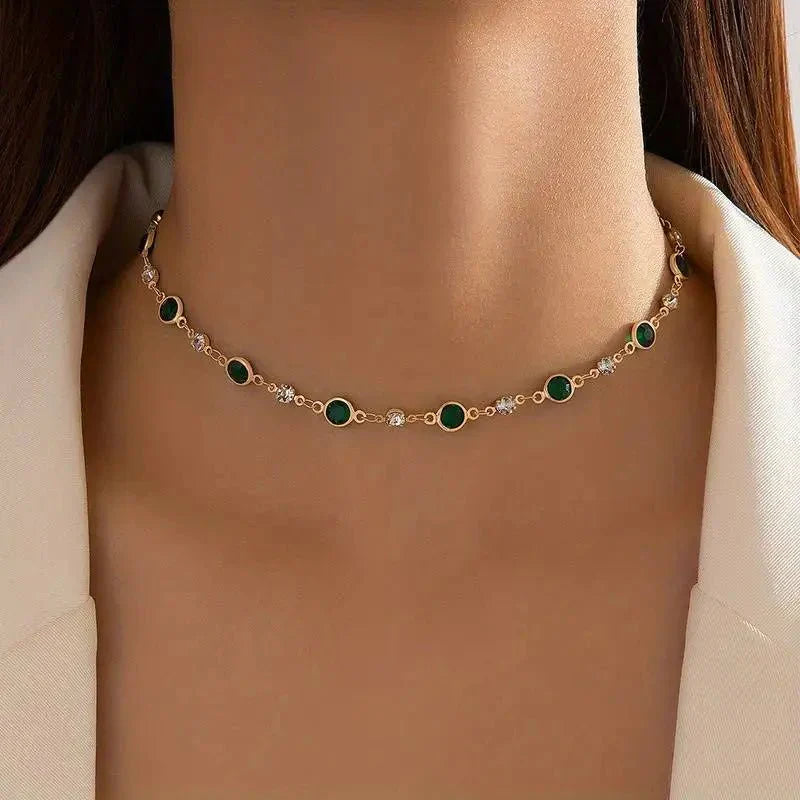 Gargantilla con esmeraldas y diamantes