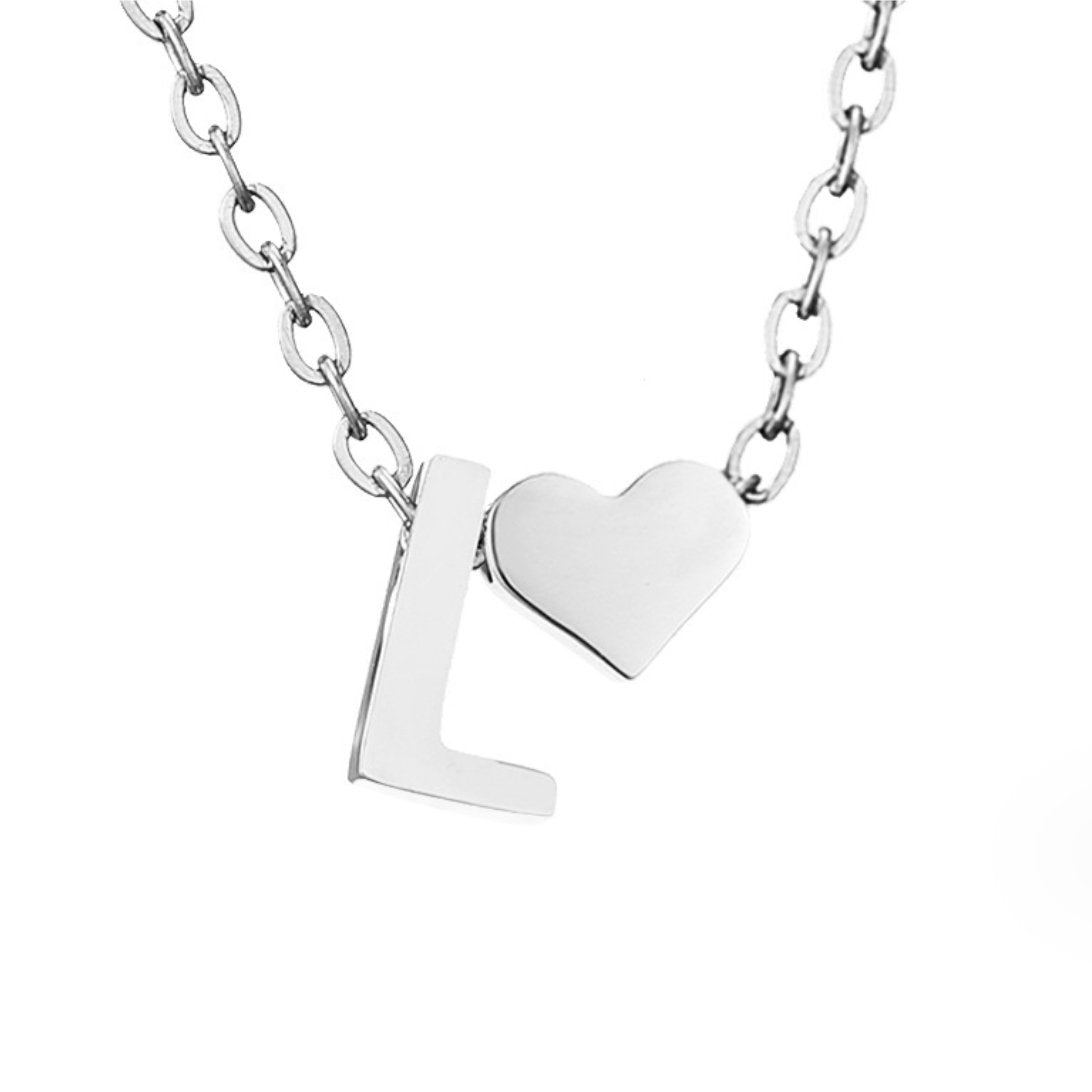 Collar Inicial Intemporal con Colgante en Corazón