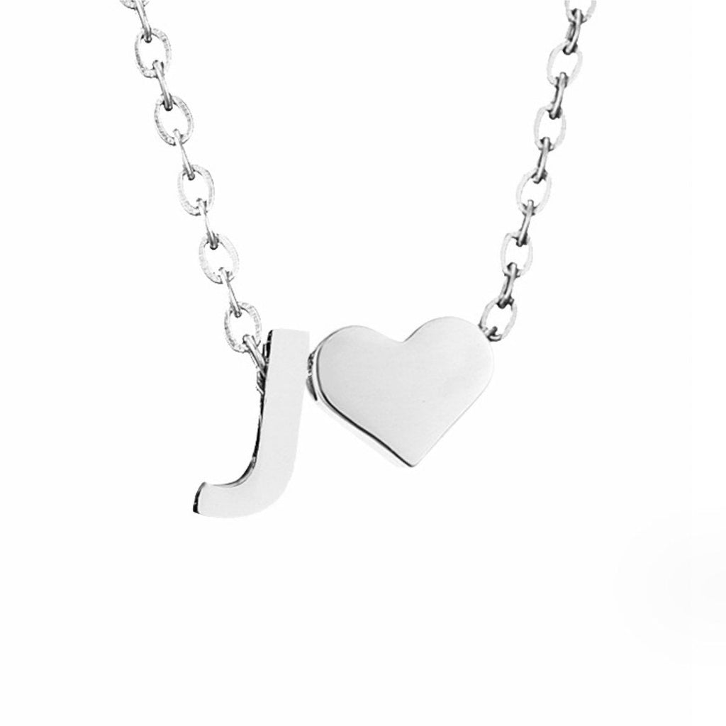Collar Inicial Intemporal con Colgante en Corazón