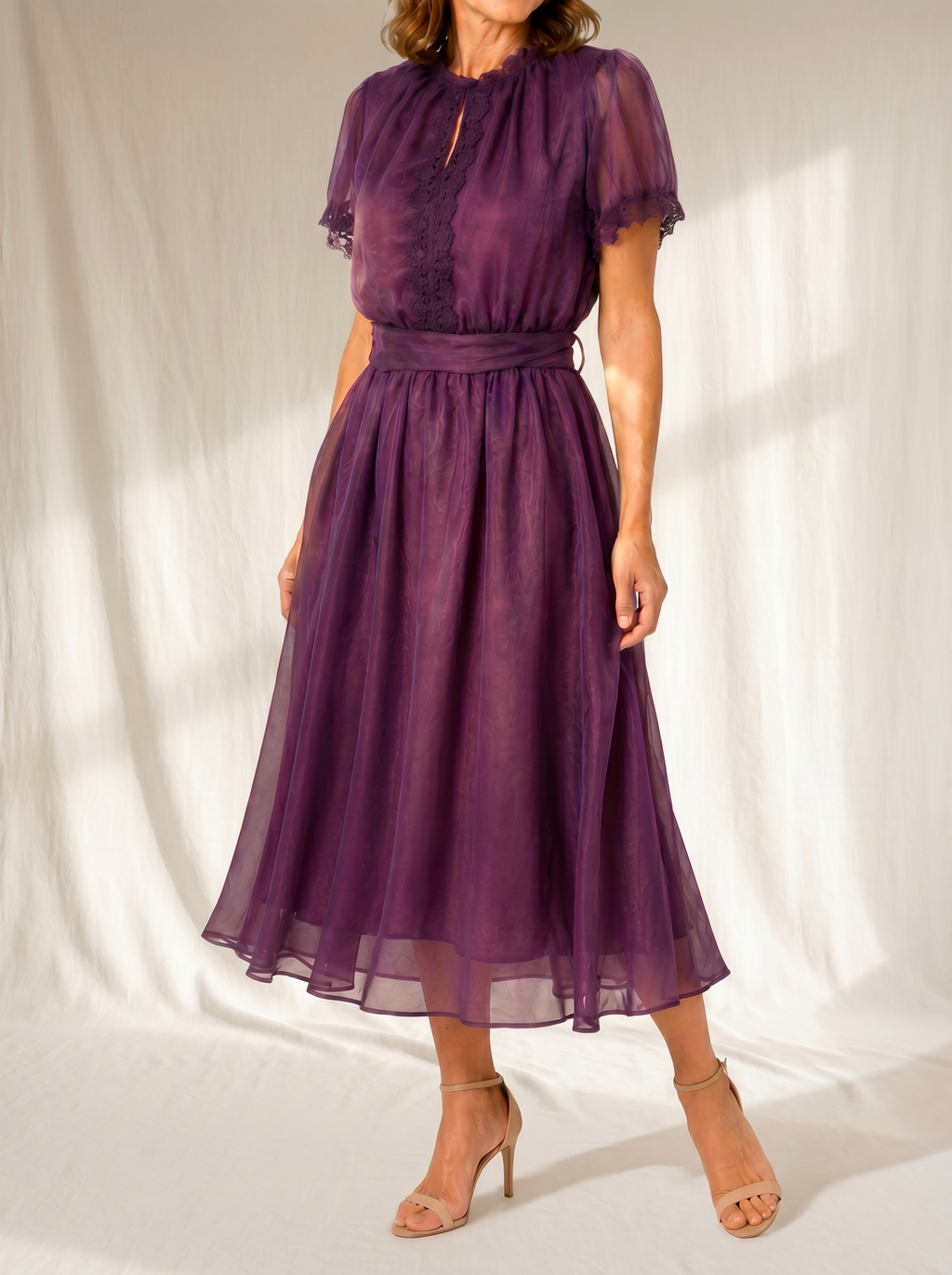 Flavia | Maxi Vestido con Escote en Forma de Gota y Bordado de Encaje Chiffon