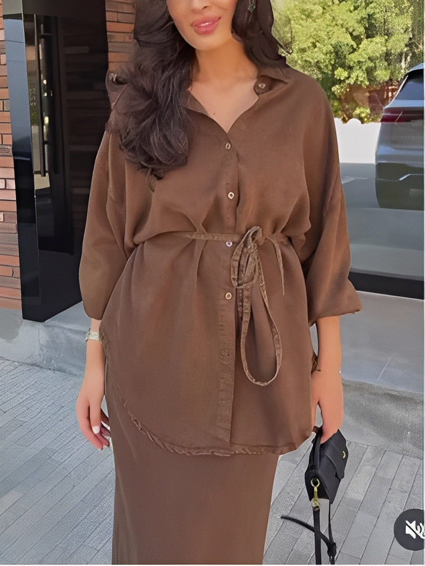 Radomira – completo con blusa annodata