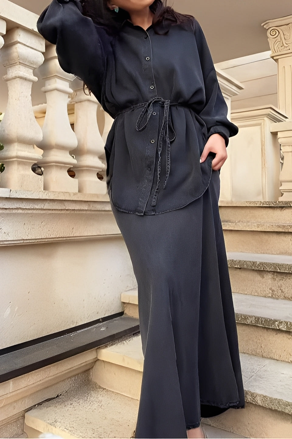 Radomira – completo con blusa annodata