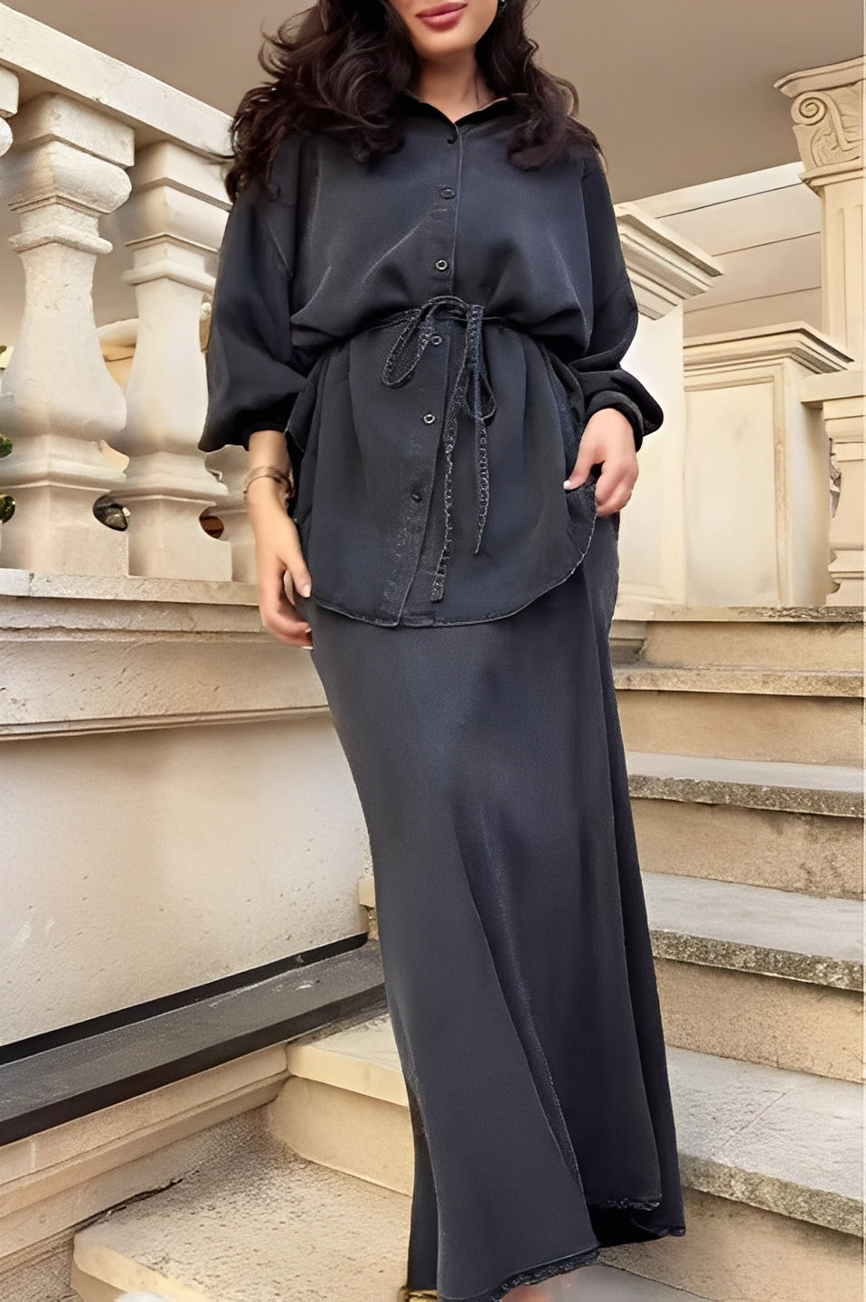 Radomira – completo con blusa annodata
